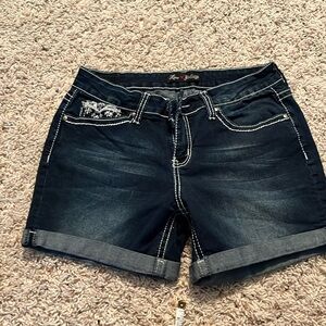 Women’s cute jean shorts